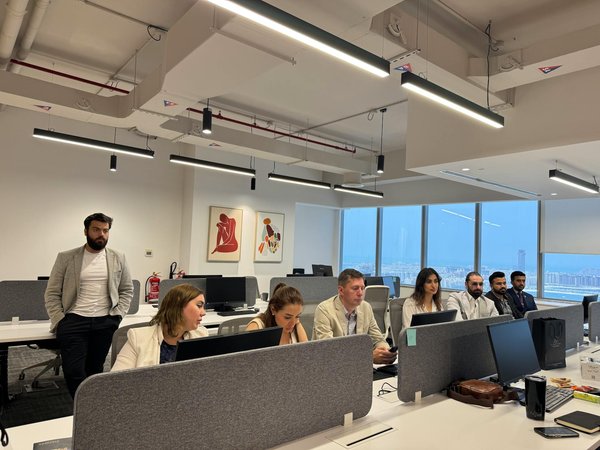 Descubre la Moda que Inspira a la Mujer Moderna